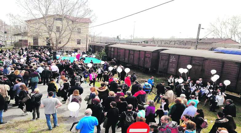 Marcia a Salonicco: 74 anni della partenza del primo treno che trasportava Ebrei Salonicchesi vittime del nazismo al campo di concentramento di Auschwitz – Birkenau