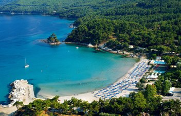 “Bandiere Blu 2017”: Grecia tra i Paesi in cima che vantano il mare più pulito