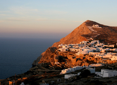 Folegandros: bellezza selvaggia e colore tradizionale