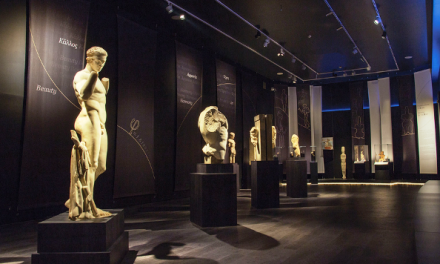 MOSTRA| “Gli in­nu­me­re­vo­li aspet­ti del­ Bel­lo”, pres­so il Mu­seo Ar­cheo­lo­gi­co di Ate­ne