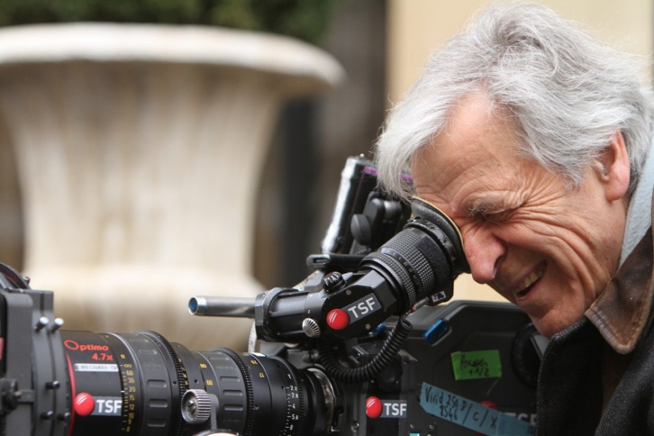 Intervista al regista Costa-Gavras sulla tragedia, il potere e la produzione cinematografica in Grecia