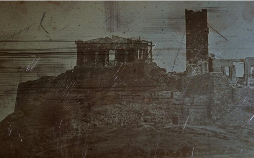 La prima fotografia di Acropoli e la sua storia
