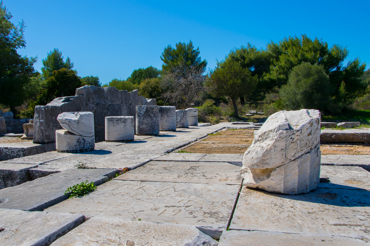 Destinazioni vicine : il sito archeologico di Ramnounta