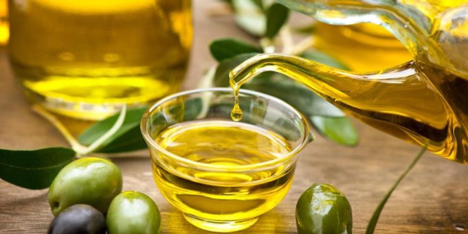 L’olio di oliva greco: la storia e il futuro di un prodotto versatile e benedetto