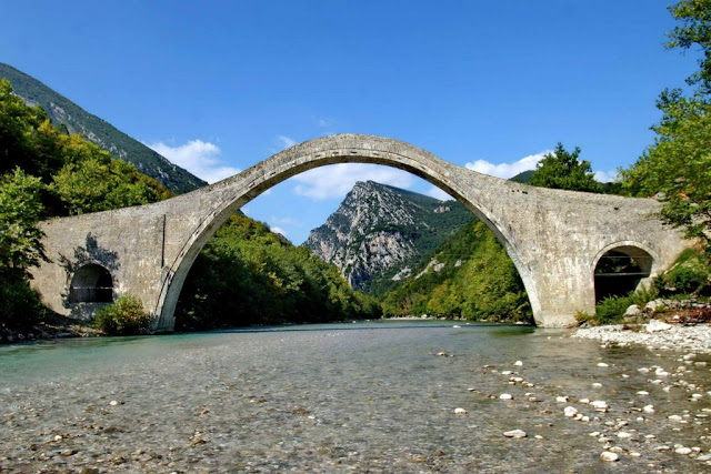 Il ponte di Plaka restaurato riceve il premio Europa Nostra Heritage