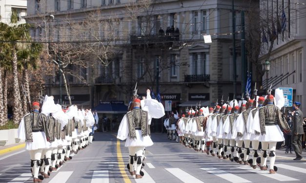 La Guardia Presidenziale-gli Éuzones- i custodi della memoria storica e dei valori democratici della nazione ellenica
