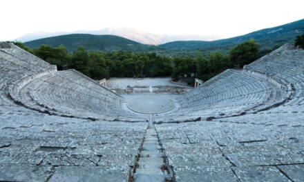 Festival di Atene ed Epidauro 2025: i spettacoli in programma nei teatri antichi di Epidauro