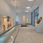 “Kykladitisses: storie sconosciute delle donne delle Cicladi” | Mostra ‘rivisitata’ a Santorini