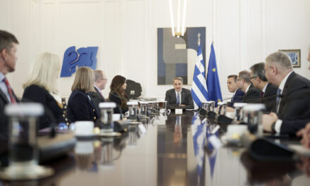 Firma di accordi per la concessione di diritti esclusivi di esplorazione e sfruttamento di idrocarburi nelle aree marittime a sud del Peloponneso e di Creta