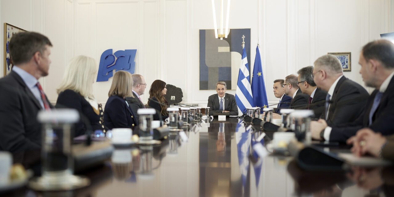 Firma di accordi per la concessione di diritti esclusivi di esplorazione e sfruttamento di idrocarburi nelle aree marittime a sud del Peloponneso e di Creta