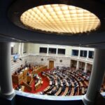 Parlamento: approvato con 201 voti «a favore» il voto per corrispondenza per gli espatriati greci